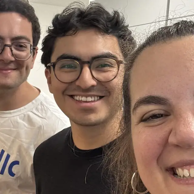 Fernando (in the middle)